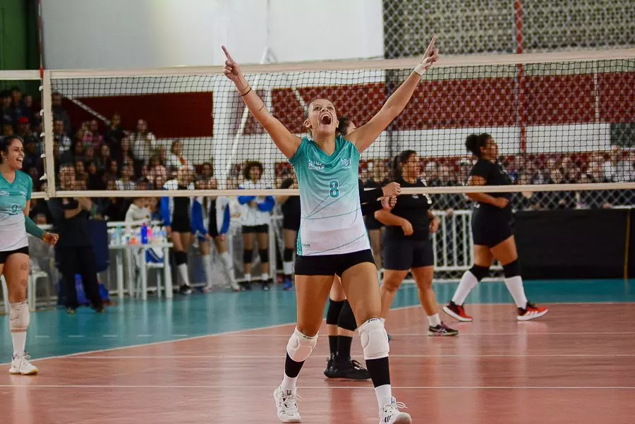 Jogos Regionais: Com apoio da torcida, Pindamonhangaba vence partidas de voleibol nesta terça-feira